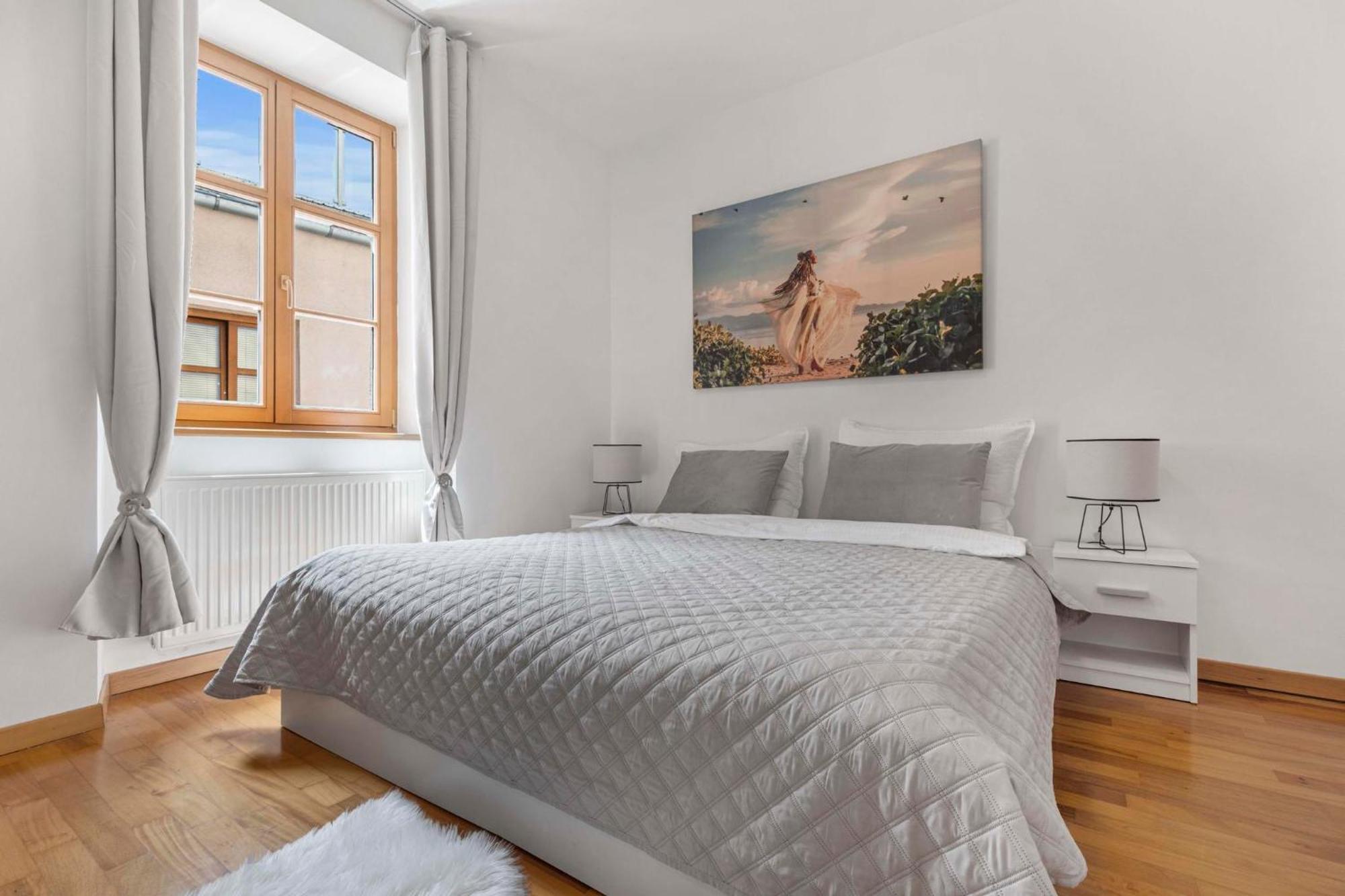 Charming Apartment In The Heart Of Bratislava Exterior foto